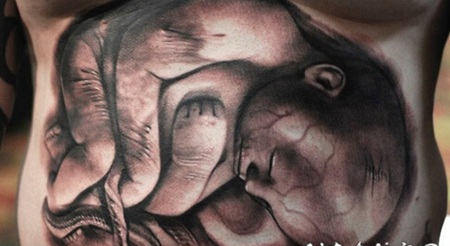 另类创意腹部纹身