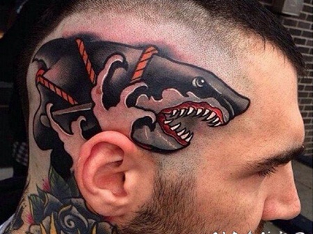 凶猛野兽脸部纹身