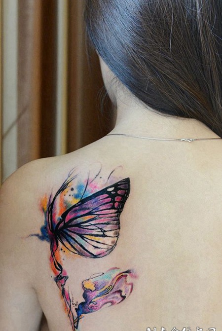 迷幻之蝶，后背水彩蝴蝶唯美纹身