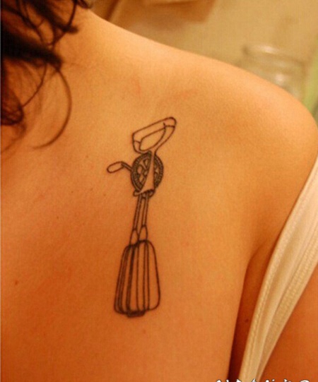 个性精美胸部纹身