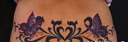 心形图腾臀部纹身