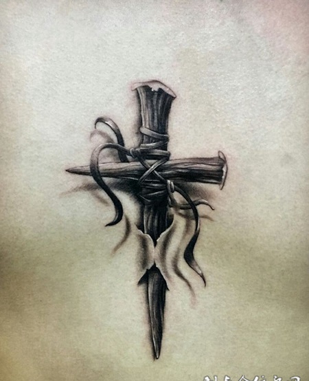 信仰的力量，d十字架个性纹身图案