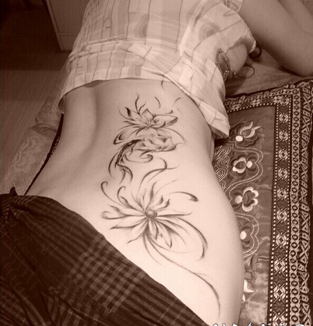 精美兰花腰部纹身