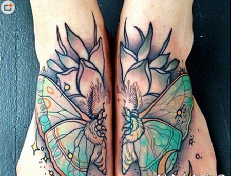 另类对称脚部纹身