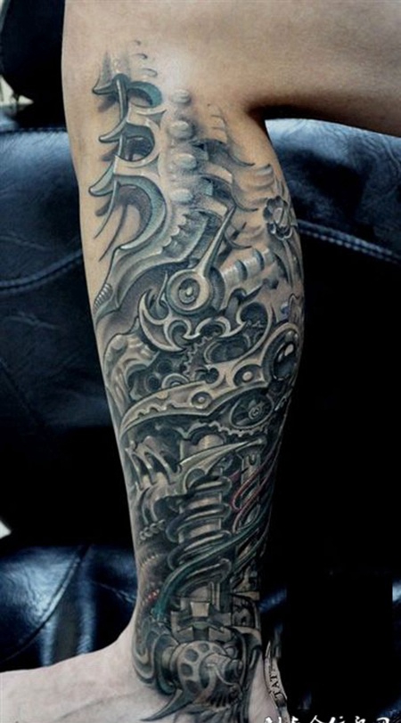 科技的魅力，小腿逼真机械纹身