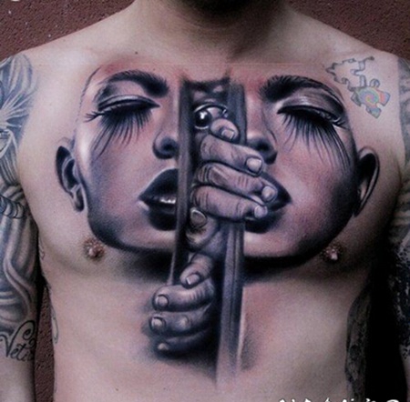 另类抽象胸部纹身