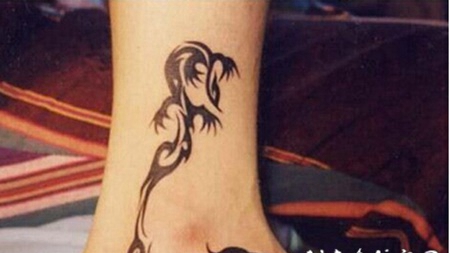 唯美图腾脚部纹身