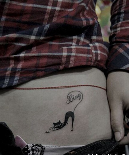 可爱喵咪腹部纹身