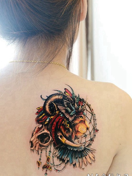 不一样的捕梦网，后背狮子座捕梦网纹身图案