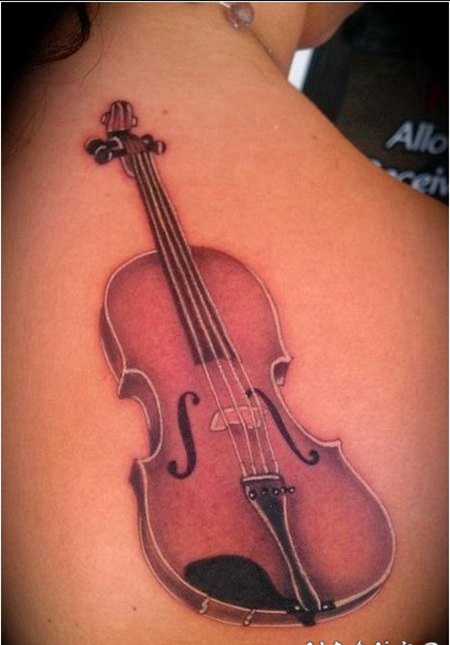典雅小提琴背部纹身