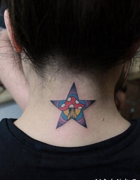 颈部炫彩星星纹身