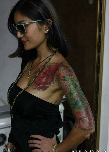 争芳斗艳，凤凰牡丹半甲纹身