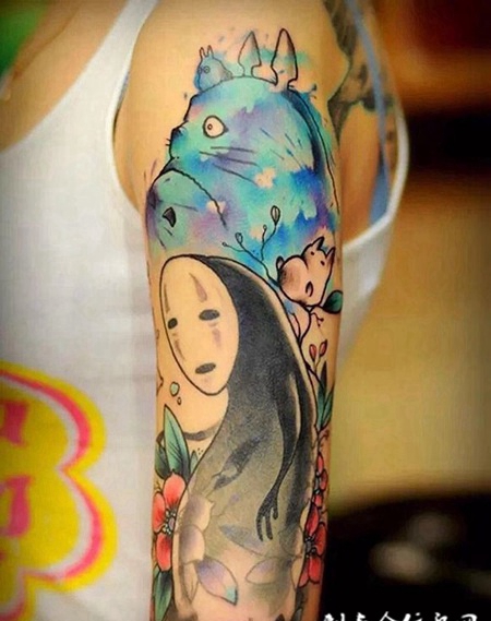 动漫迷的狂热，手臂卡通形象纹身