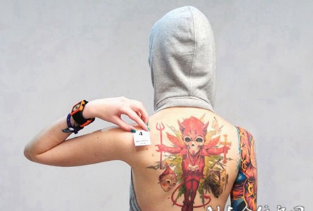 恶魔的天平，后背骷髅恶魔彩绘纹身