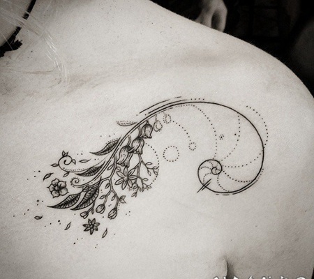 欧美锁骨纹身图 简单线条纹身素描欧美锁骨纹身图案