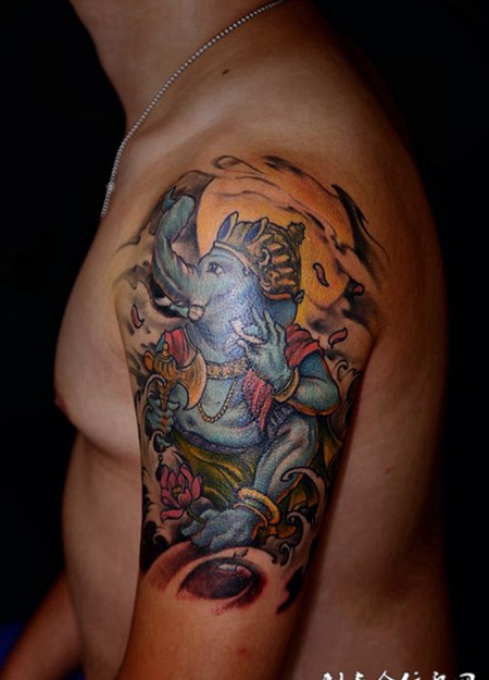 命运与财富之神，手臂象神纹身图案