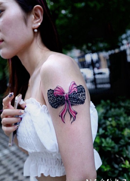 萌妹子的甜心主题，手臂蝴蝶结个性纹身