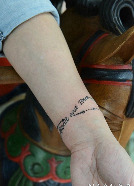 精美的英文手链纹身图案