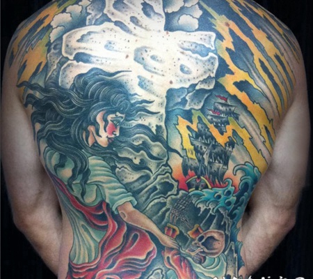 十字架纹身彩绘的霸气大面积十字架纹身图案