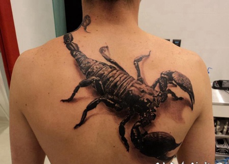 男生背部线条素描霸气大面积满背纹身图案