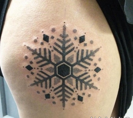 线条素描文艺小清新唯美精致雪花纹身图案