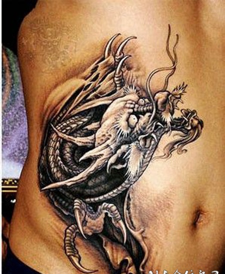男士腹部D龙纹身图案