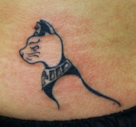 侧腰抽象小狗纹身图案