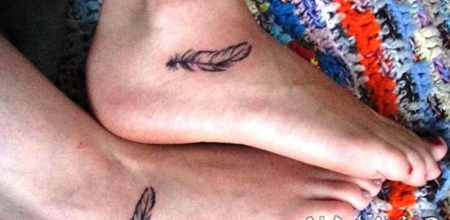 爱意满满的黑色抽象线条情侣纹身图案