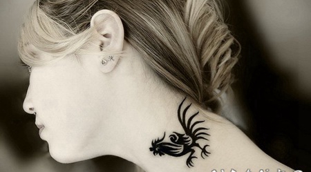 脖子上的创意设计感十足的纹身图案