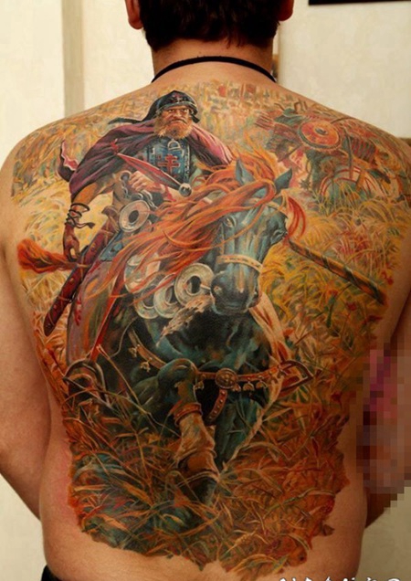 威风凛凛的彩绘抽象线条战士纹身图案