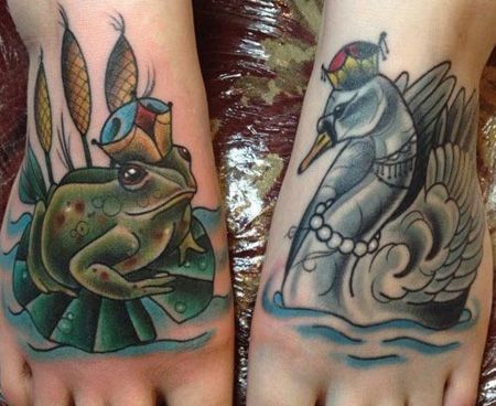 脚背青蛙和天鹅纹身图案