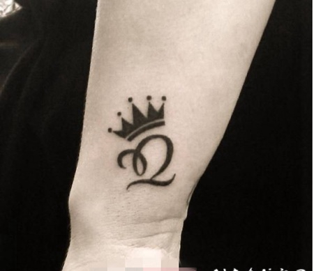 关于霸气女王的人物肖像纹身图案