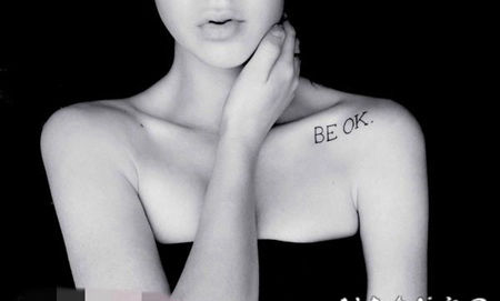 女生肩部简单个性线条小巧纹身图案大全