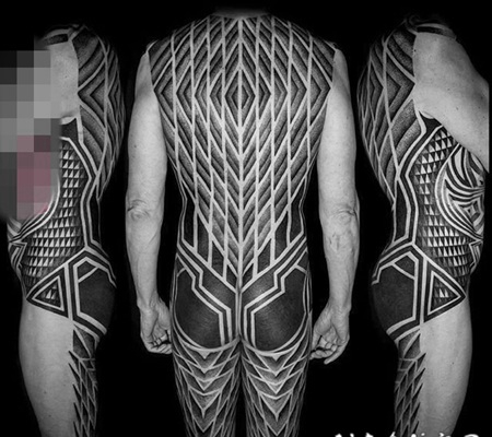 大面积黑白灰风格几何元素点刺技巧全身纹身图案