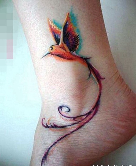 女生脚踝上文艺简洁纹身图案