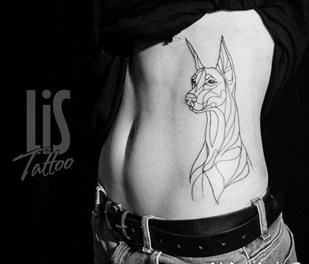 生动且活泼的杜宾犬宠物狗纹身动物纹身图案大全