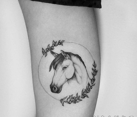 黑白风格的小动物纹身图案