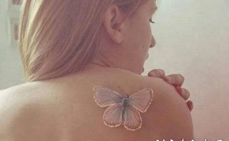 女生喜爱的超美的白色隐形纹身图案