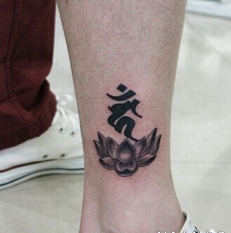 脚踝时尚的梵文莲花刺青图案