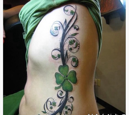 清新的植物四叶草纹身图案欣赏