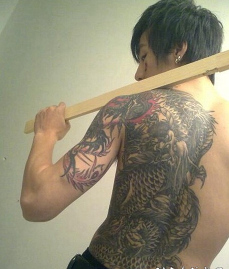 陈旭个性主流后背龙彩绘纹身图案
