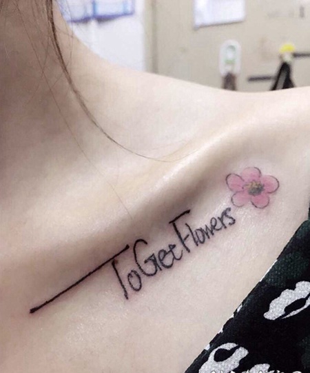 锁骨花蕊英文小清新纹身图案