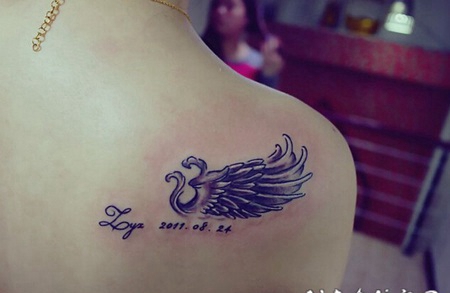 性感花臂翅膀唯美纹身图案