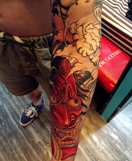 手背般若浪花彩色纹身图案