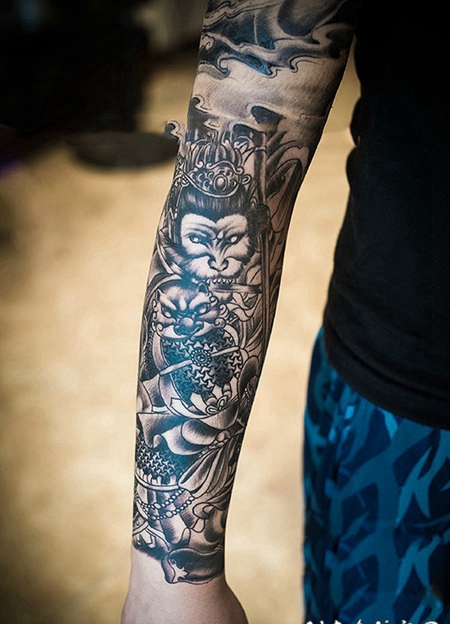 霸气斗战胜佛手臂纹身图片