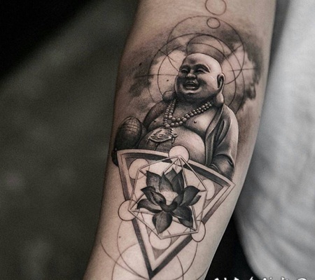 手臂弥勒佛几何莲花刺青图片