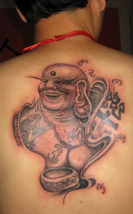 背部弥勒佛纹身图案