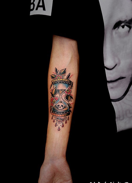 手臂沙漏骷髅school彩绘纹身图片