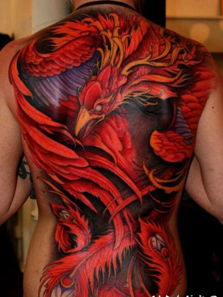 女性满背彩绘凤凰纹身图案