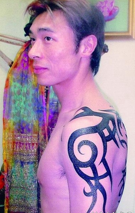 许志安后肩创意图腾设计图案